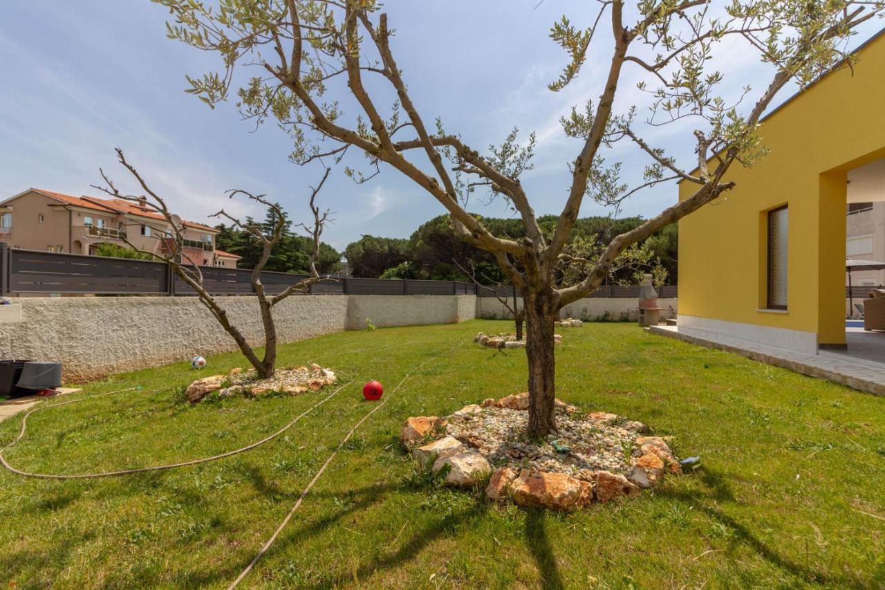 Modern Villa Eve In Medulin With Pool Near The Beach Exterior photo